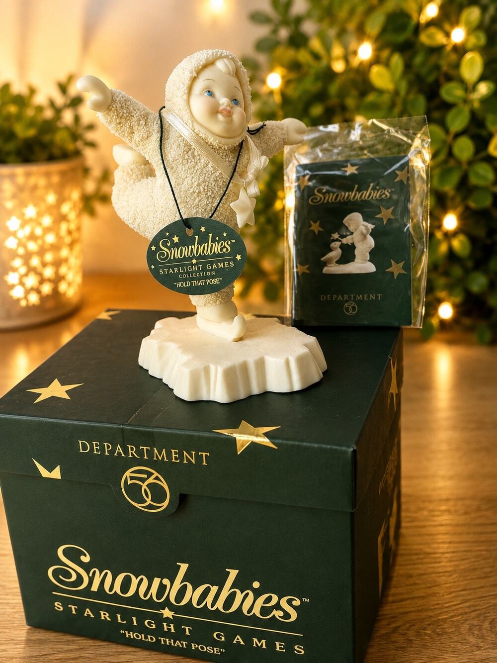 Snowbabies Department 56 "Hold That Pose" with box angel
